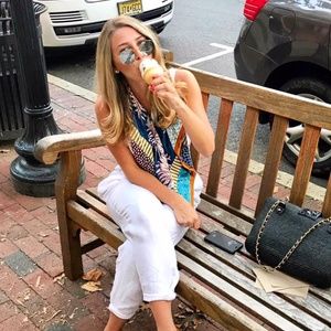 Meet your Posher, Jennifer